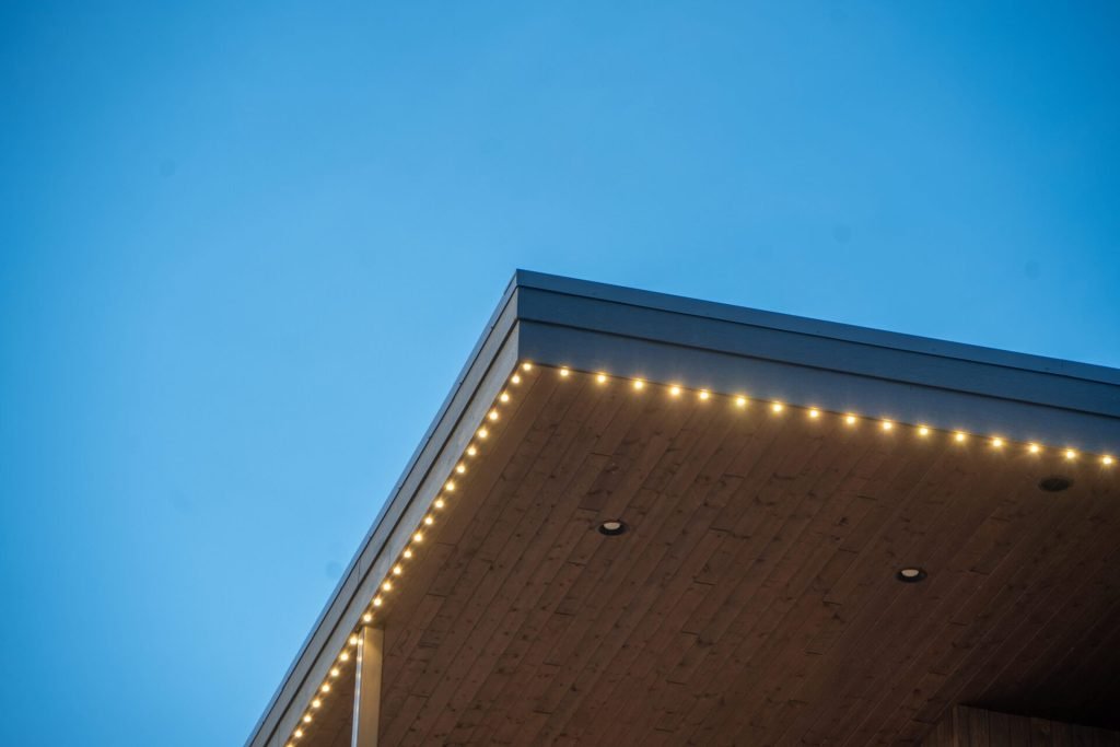 Minimal roofline with integrated Bosso permanent lighting