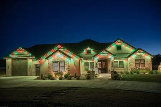 Full front home view with red and green Bosso permanent lighting