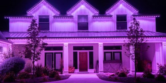 Alternating green and blue lighting by Bosso Smart Lighting